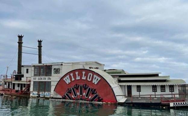 Days numbered for the half-sunken Mississippi paddle steamer in Benalmádena marina
